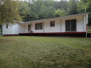 158 L Conley Rd, Oil Springs, KY 41238