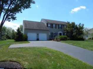 3174 Dovecote Dr, Quakertown, PA 18951