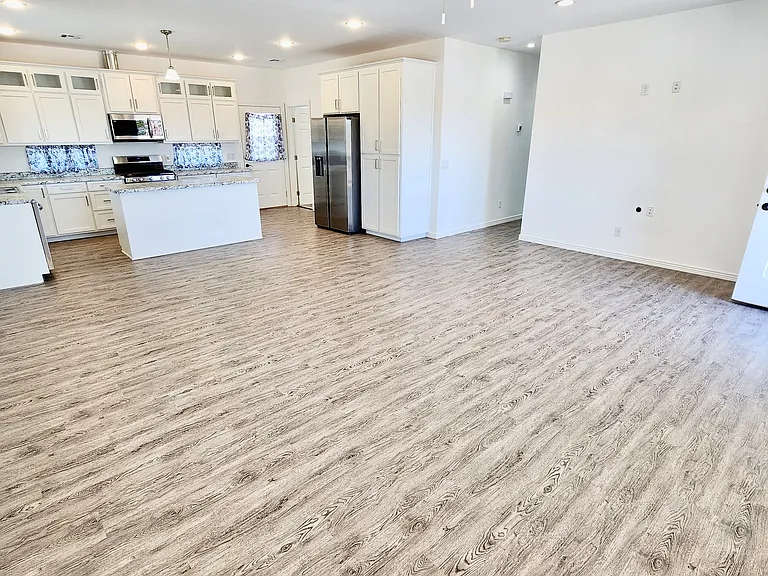 241 N Brown St — Photo 6
