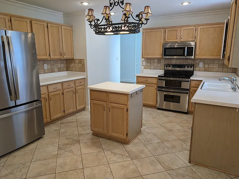 5232 Goodman Dr — Photo 9