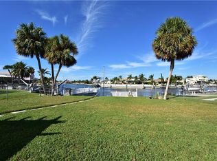 4965 Shore Dr, New Port Richey, FL 34652