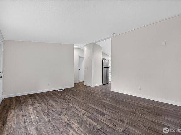 5th image of 17242 Heather Lane SE