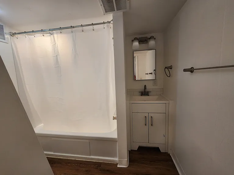 4701 S Pearl St #B — Photo 11