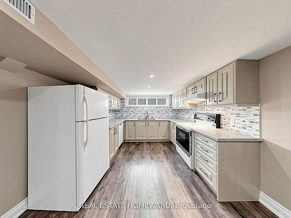 5th image of 48 Frey Cres