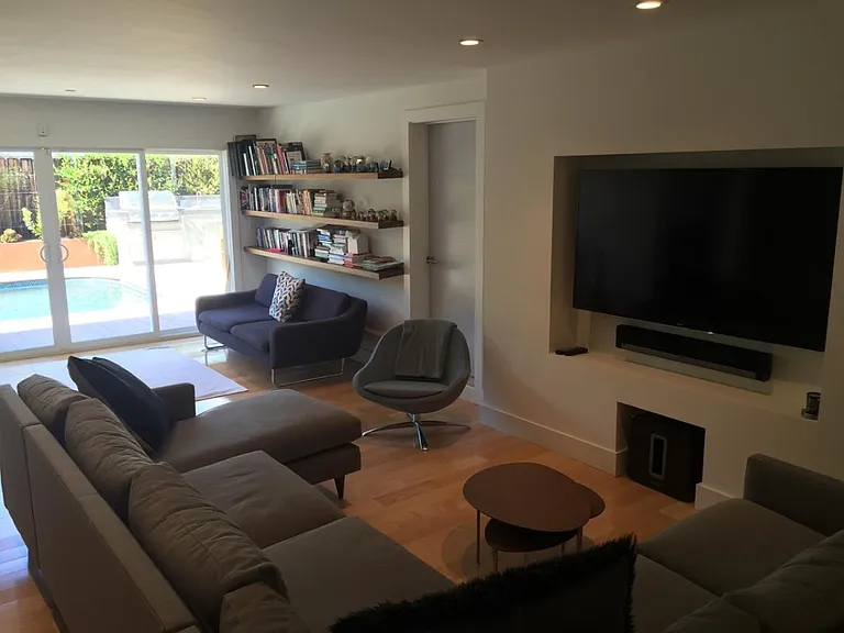 819 E Blithedale Ave — Photo 7
