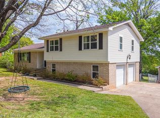 812 N 8th St, Van Buren, AR 72956