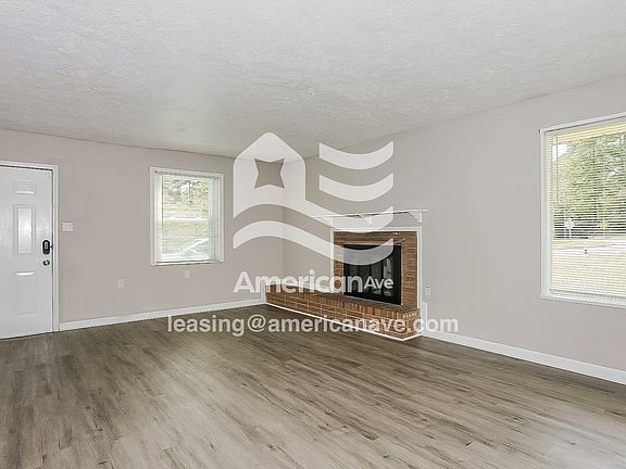 1178767_002_wm_-_living_room_13061751.jpg