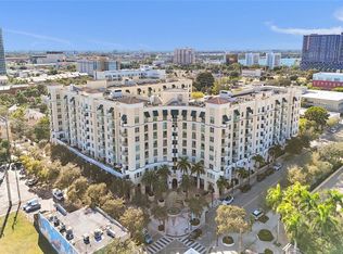 Clematis, West Palm Beach, FL 33401