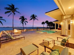 825 SE Riverside Dr, Stuart, FL 34994