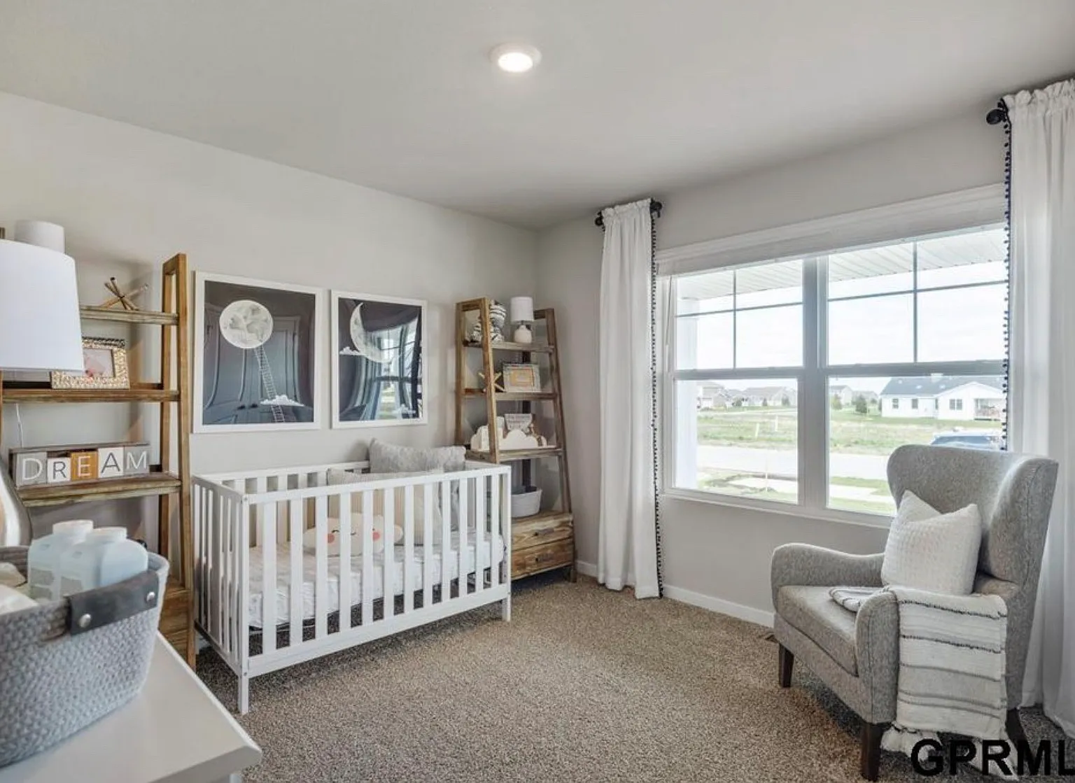 4 bed, 2191 sqft, $2,699 — Photo 4