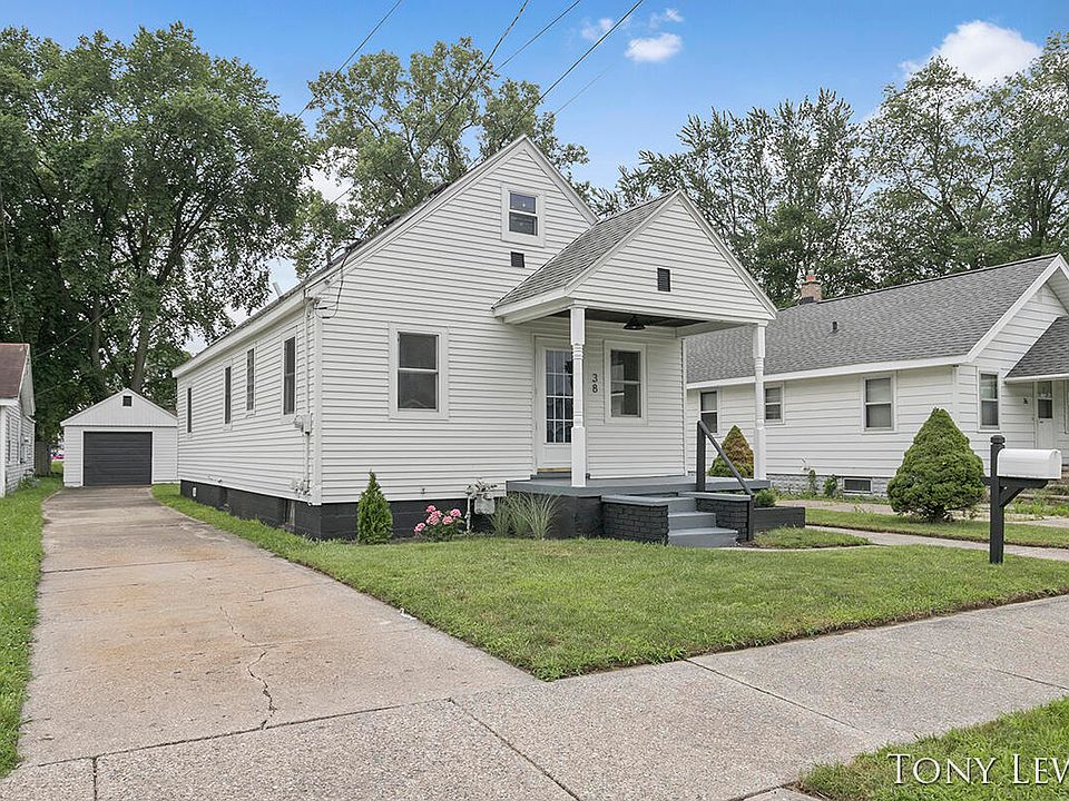 1st image of 38 Janet St SE