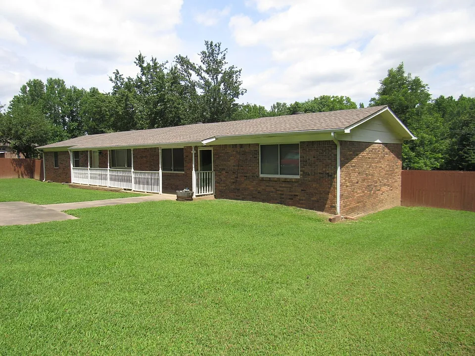 2912 Highway 319 W