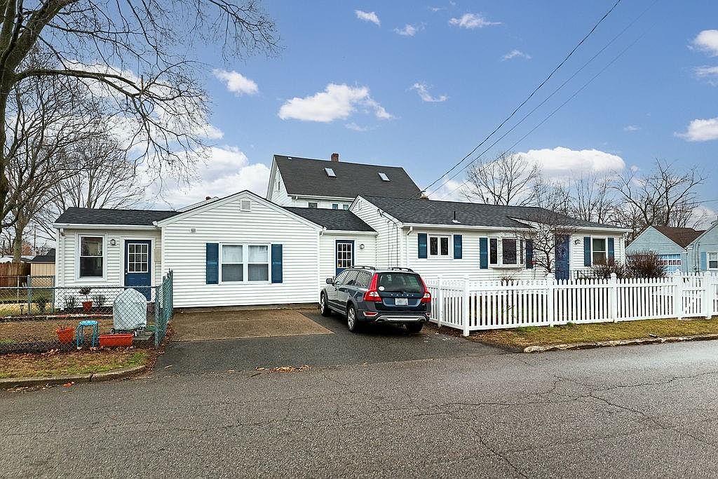 111 Ames St, Pawtucket, RI 02861 Zillow