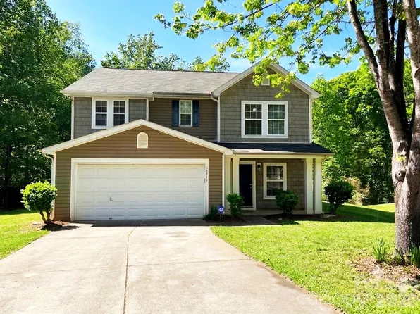 14043 Pinyon Pine Ln, Charlotte, NC 28215