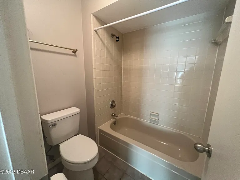 16 Oakwood Park — Photo 11