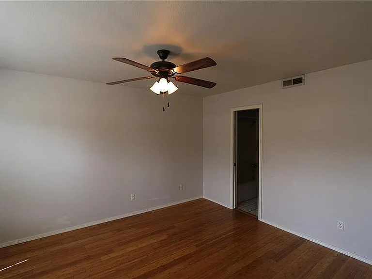 8864 Williams Rd — Photo 7