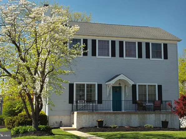 432 S 5th St, Perkasie, PA 18944