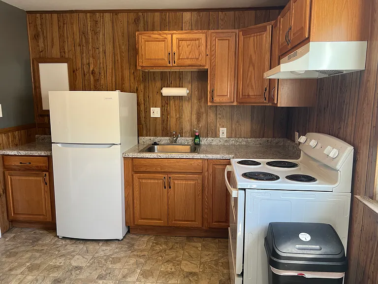 711 N Court St #B — Photo 4