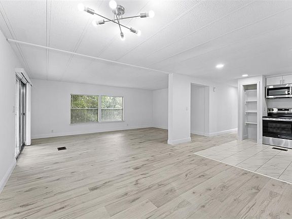 5th image of 130 FLORENCE BOULEVARD