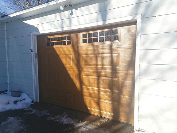 4th image of 36 E Anthony Ave