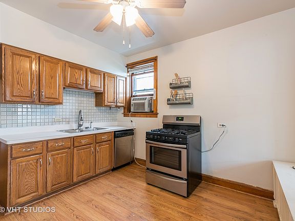3rd image of 5816 N Moody Ave