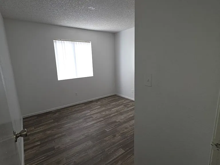 Canyon 35 Apartments — Photo 36