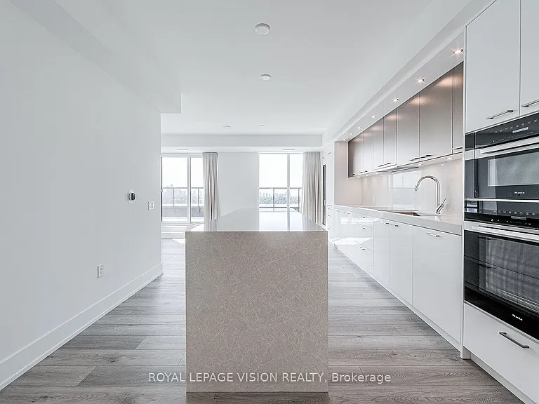 858 Dupont St #728 — Photo 14