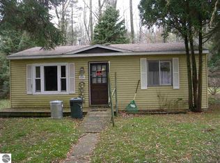 2236 Douglas Dr, Tawas City, MI 48763