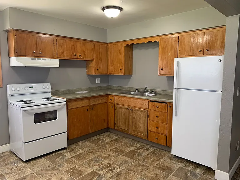 College Park Apartments — Photo 93
