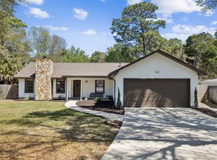124 Meadow Woods Ln, Niceville, FL 32578