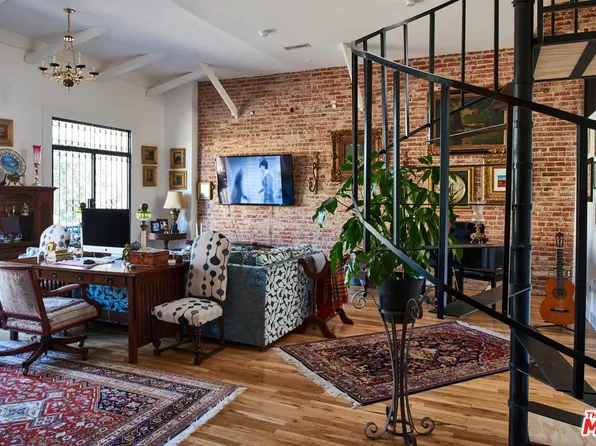 2416 W 7th St, Los Angeles, CA 90057