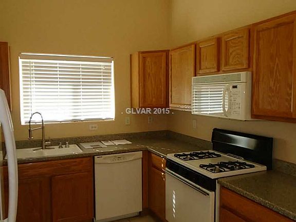 2nd image of 2000 Quartz Cliff St Unit 202
