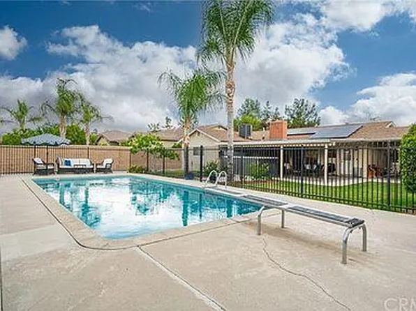 26237 Mission Rd, Loma Linda, CA 92354