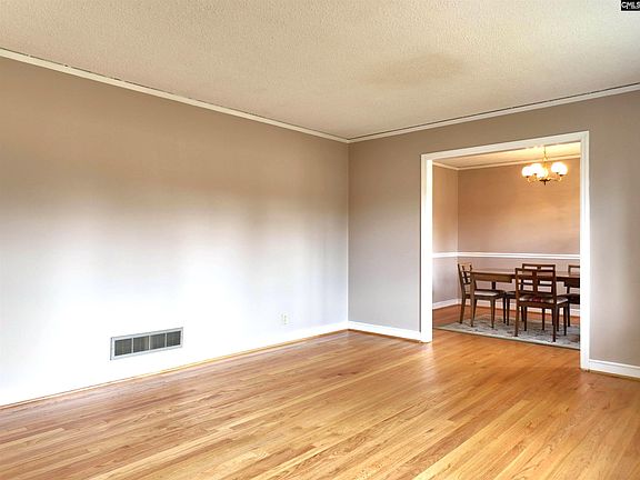 4th image of 3223 Glendale Rd