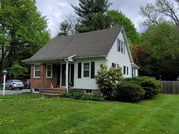 30 WEST Road, Pleasant Valley, NY 12569