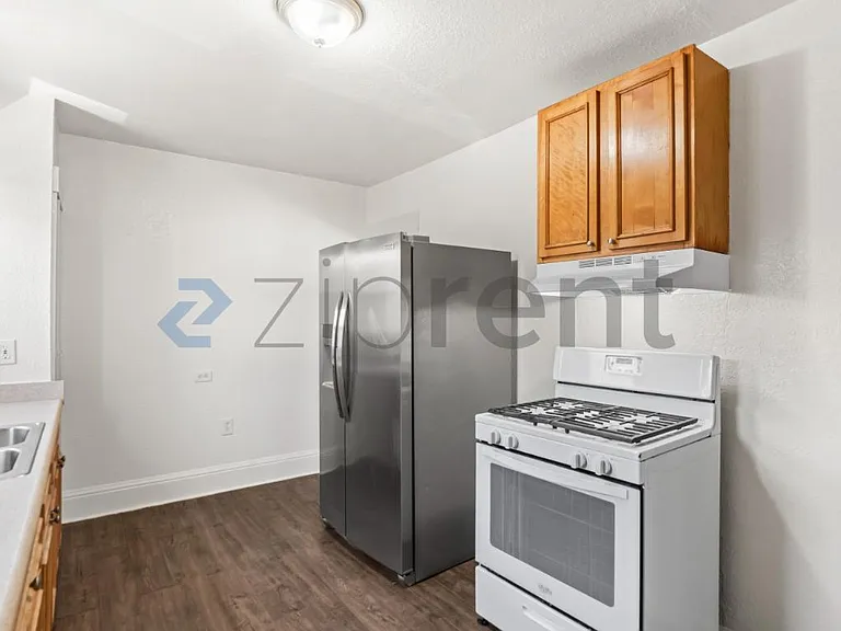 1253 84th Ave — Photo 11