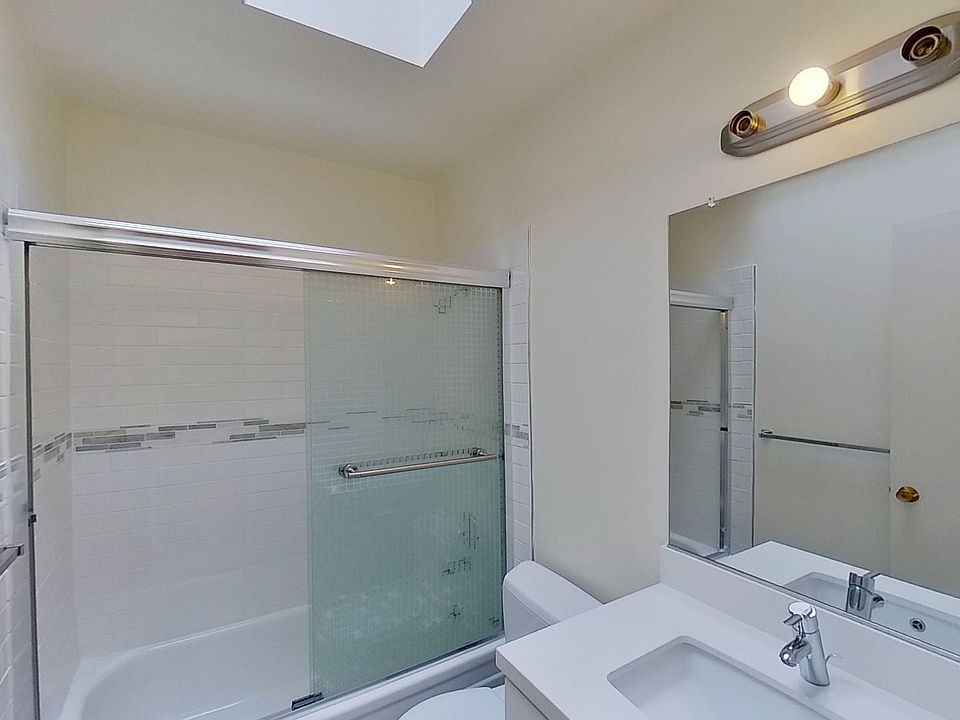 1st image of 258 21st Ave #3