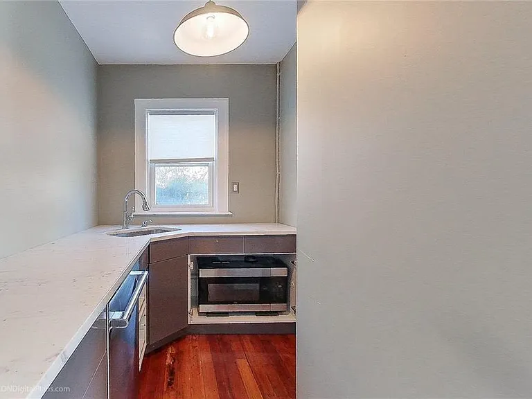 84 11th St #1 — Photo 4