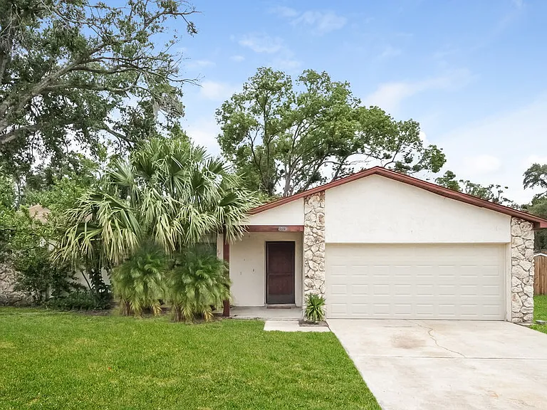 3016 Village Hill Pl — Photo 1