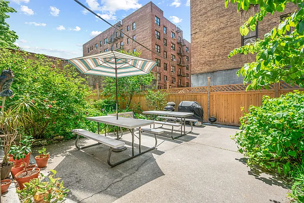 Sold by LG Fairmont Group | media 12