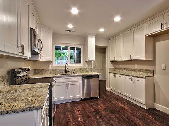 3rd image of 9316 River Oaks Ln