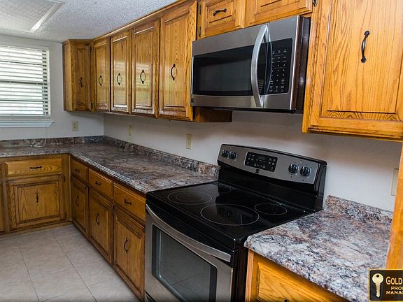2nd image of 110 Moody Cir