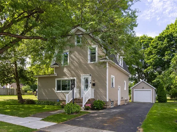 93 Atwell St, Rochester, NY 14612
