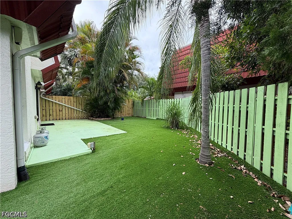 3 bed, 2.5 bath, 1608 sqft, $2,150 — Photo 3