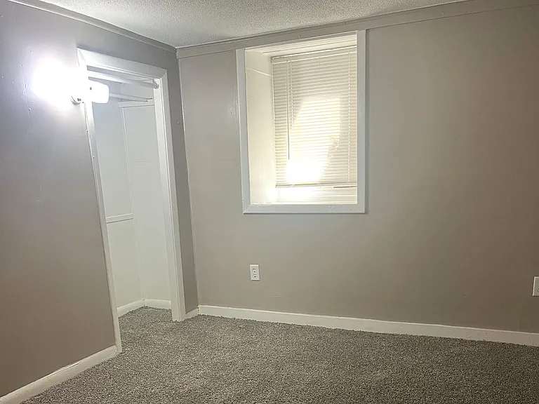 322 E Walnut St — Photo 18