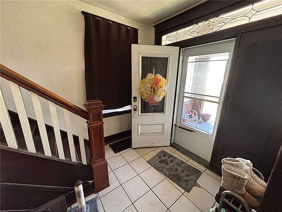 3rd image of 3326 Versailles Ave