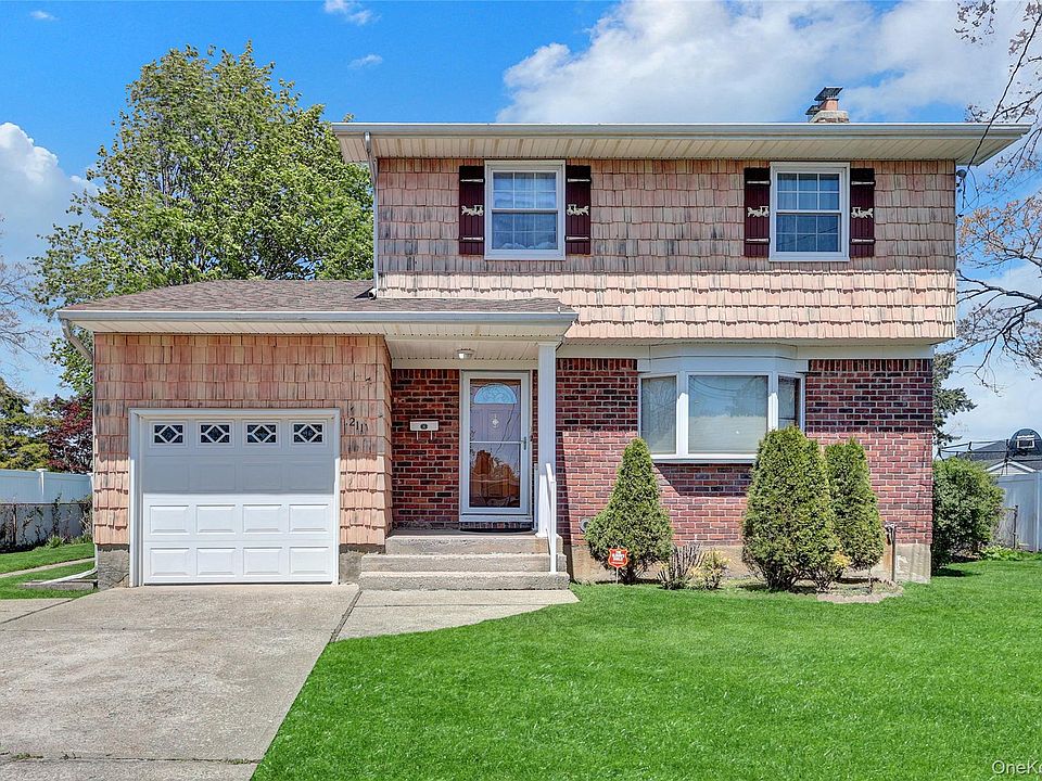 1st image of 211 Lynbrook Street