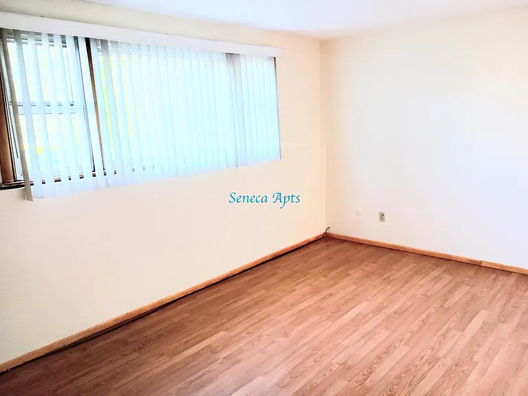 210 Seneca Ave #1 — Photo 6