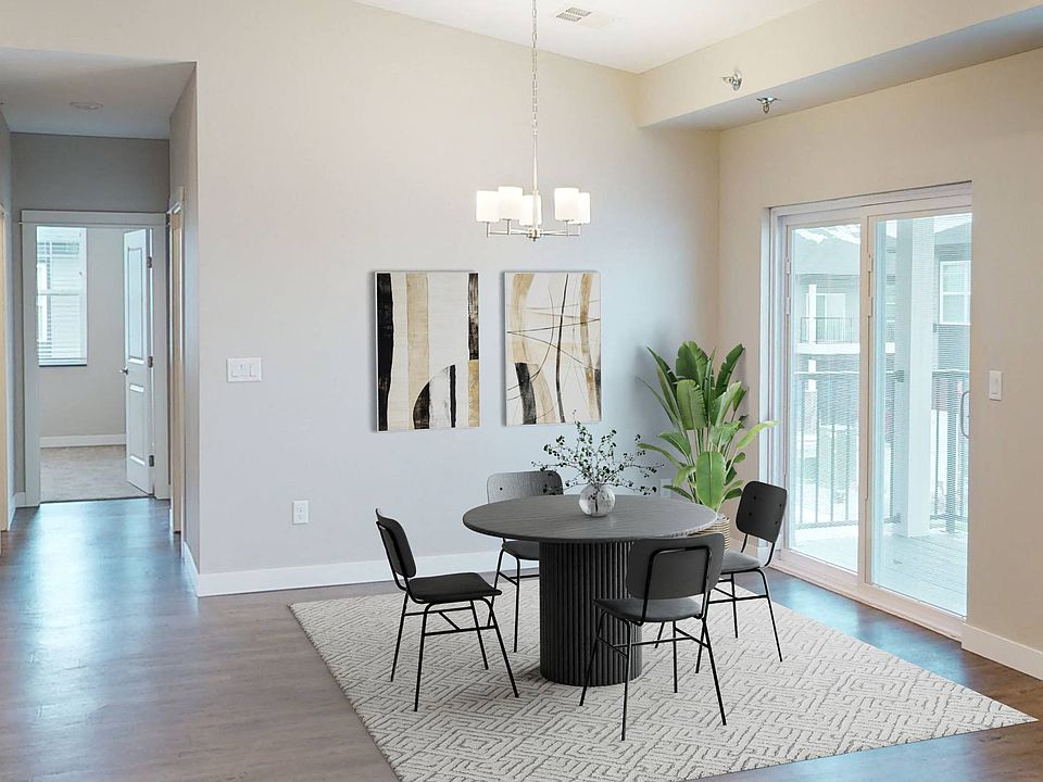 3 bedroom dining room