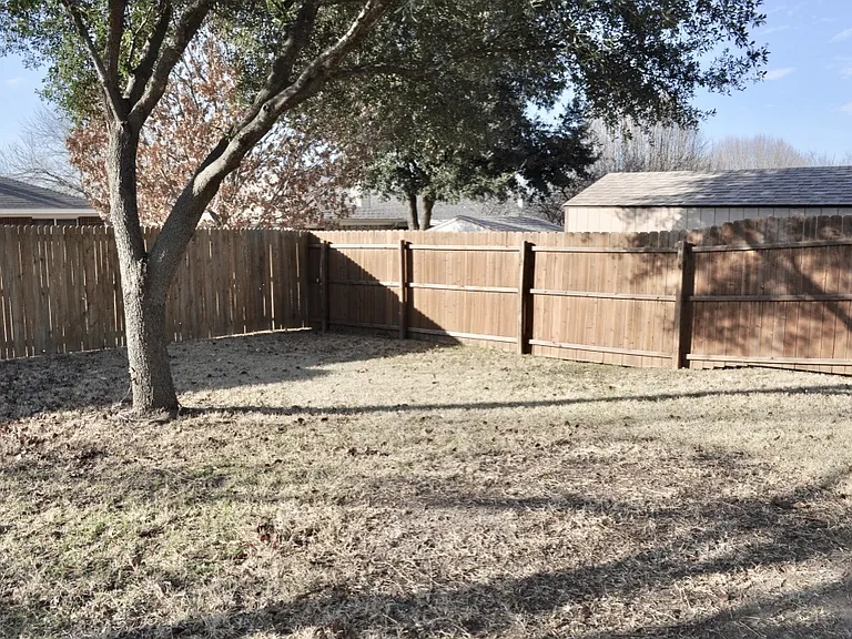 229 Lancelot Dr — Photo 15